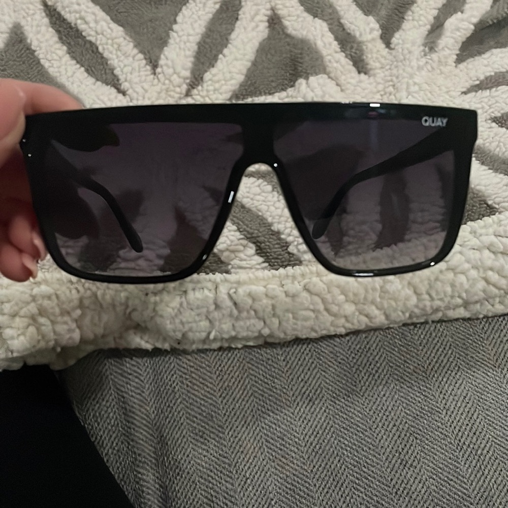 Quay sunglasses- never worn